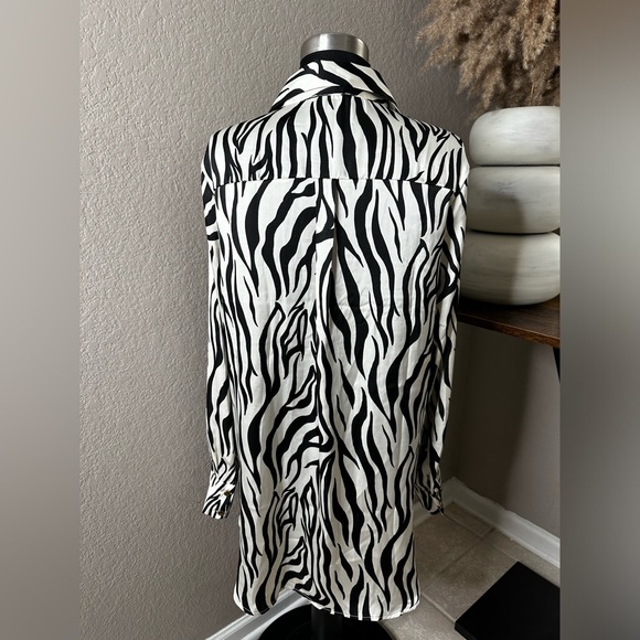Timing Zebra Print Top Size L NWOT - Picture 3 of 5